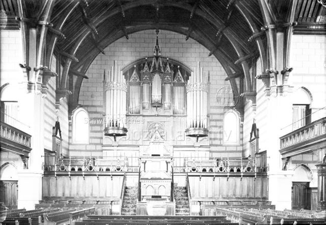 Innenbereich der reformierten Kirche, um 1900