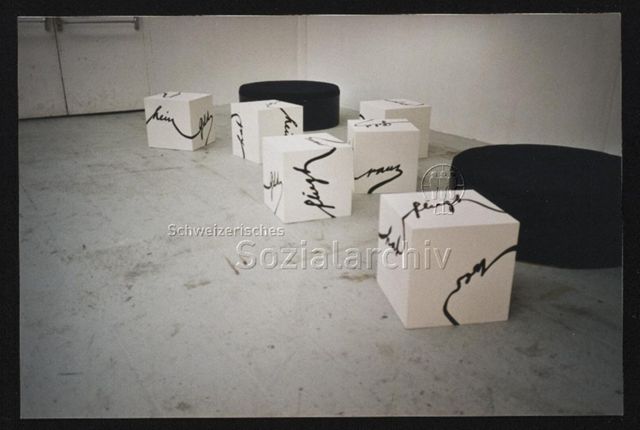 Lisa Schiess, Sitzwürfel mit Handschrift