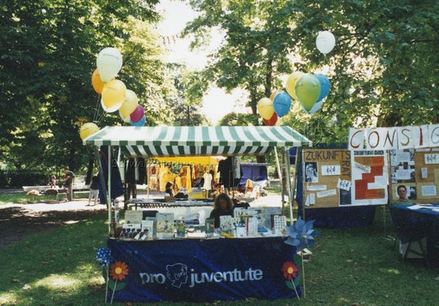 Verkaufsstand, wahrscheinlich in Baden - Vorderansicht; 1997