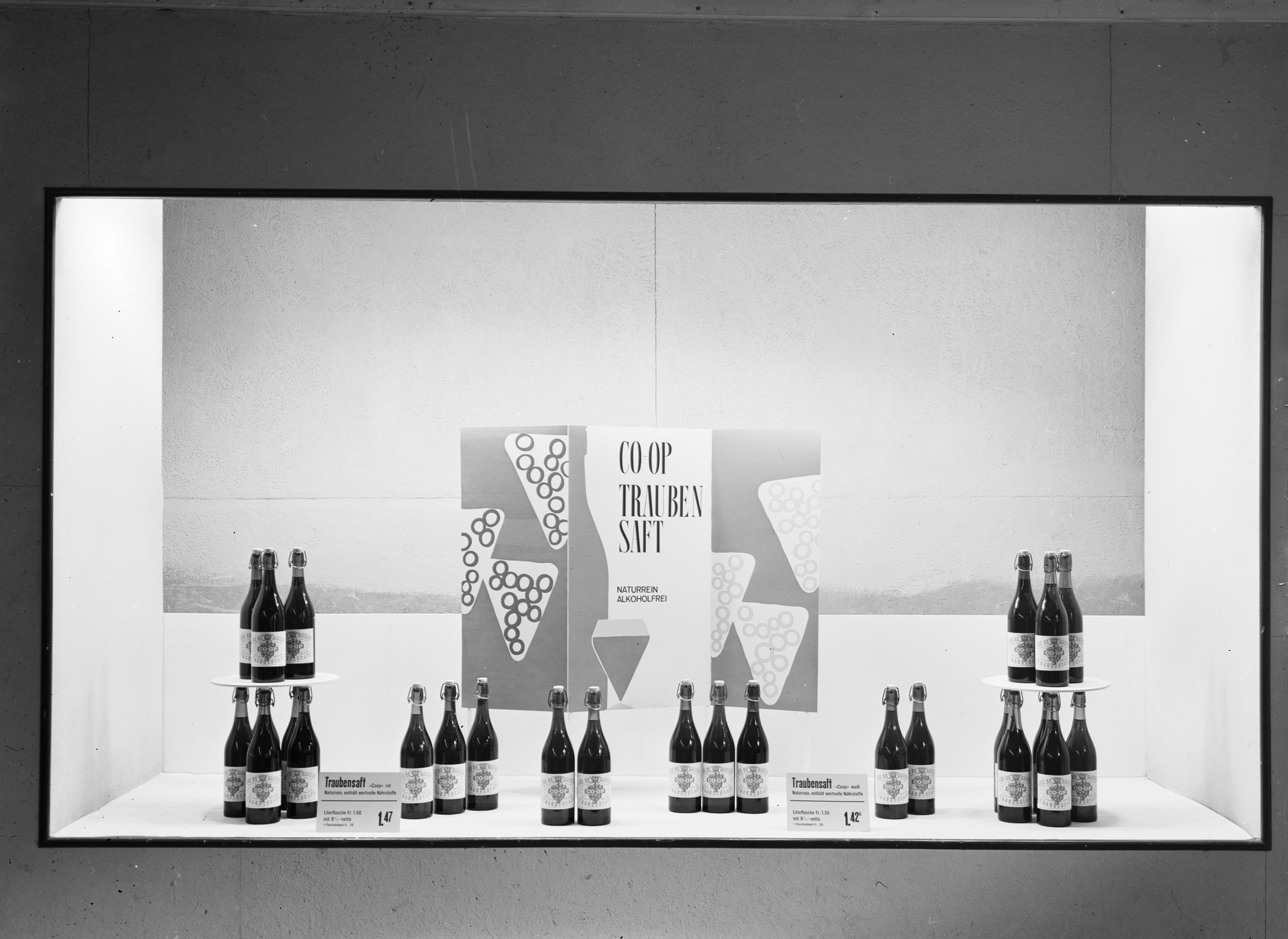 Schaufenster Filiale LVZ: Coop Traubensaft
