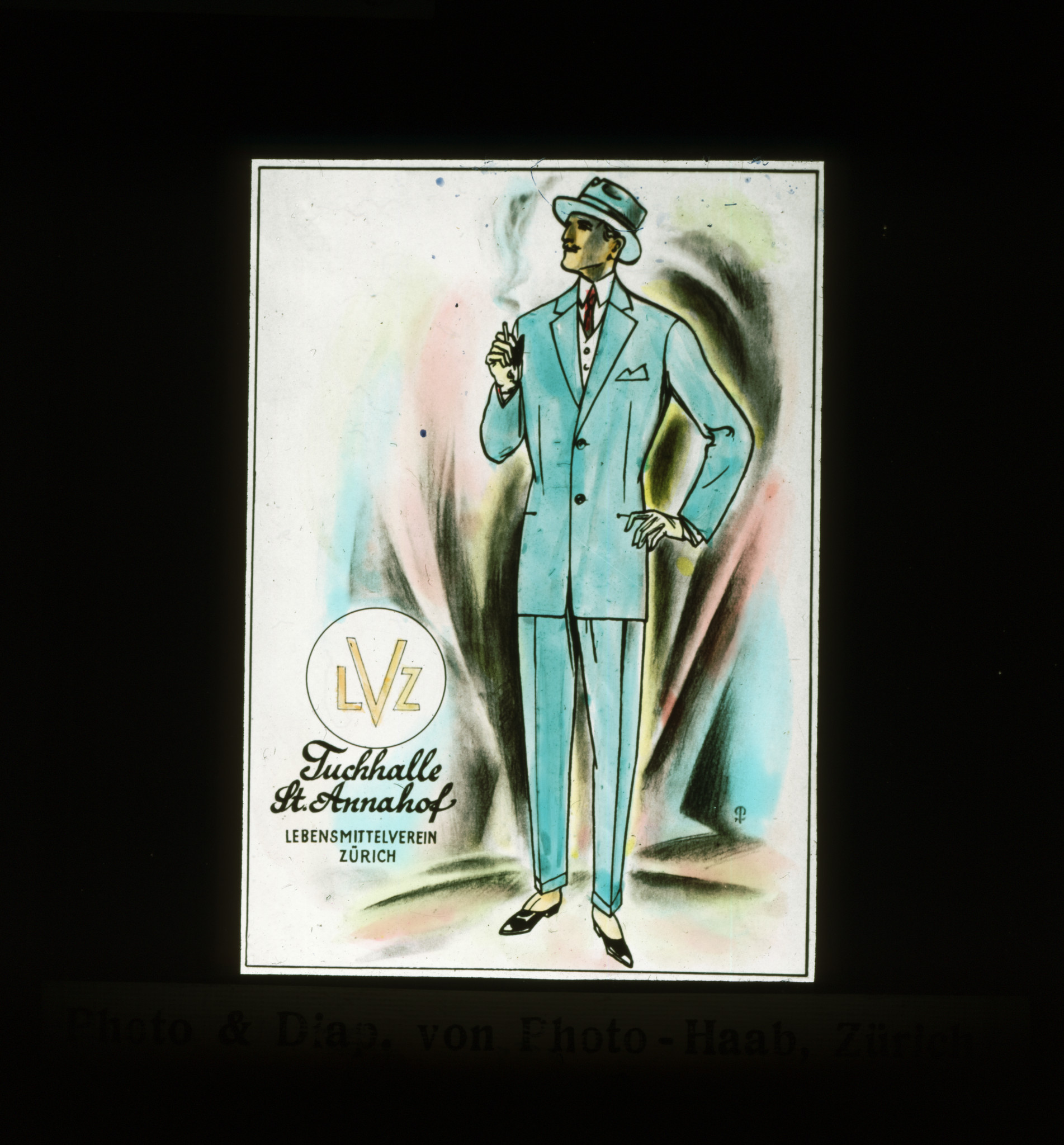 Dia: Eleganter, rauchender Herr, dazu Text: "LVZ Tuchhalle St. Annahof".