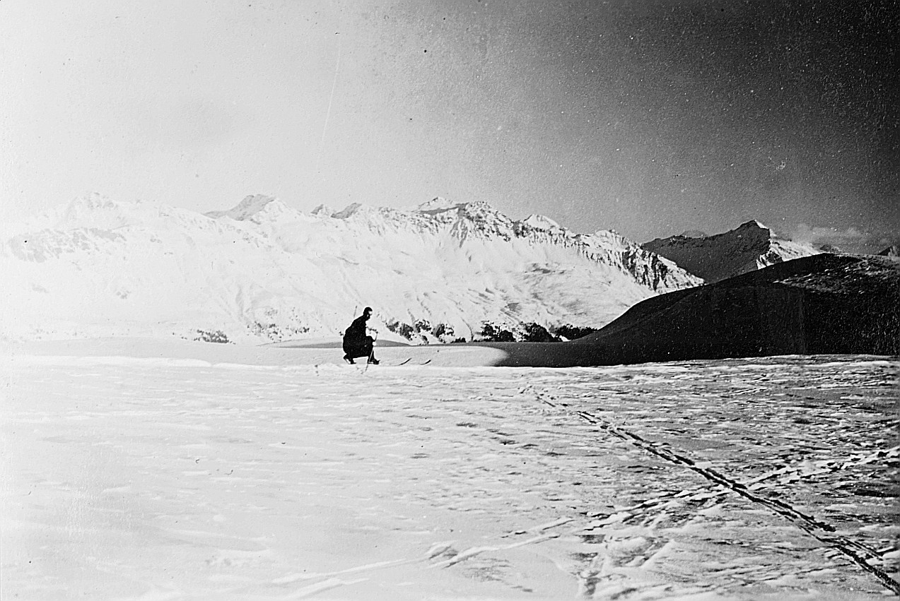 Wandervogel auf einem Skitour (vermutlich) rund um Feldis (1923)