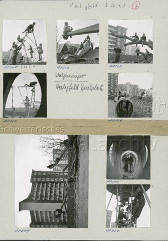 "Spielplatz Heiligfeld", Zürich - spielende Kinder, Klettergerüst, Schaukel, Kriechröhre, Wohnhäuser; um 1960
