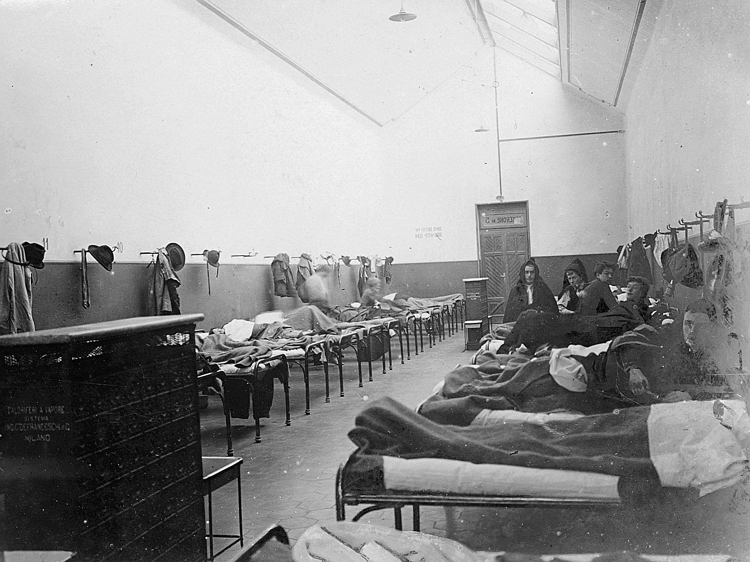 Schweizer Wandervögel im Volksschlafhaus in Mailand (1912)