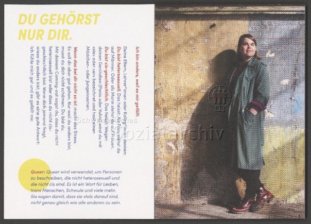 links: "Du gehörst nur dir.", "Ich bin anders, weil es mir gefällt", Erläuterung des Begriffes "Queer"; rechts: Lea, 22 – Infobüchlein für Jugendliche der AIDS-Hilfe Schweiz in Zusammenarbeit mit anderen queeren Organisationen über sexuelle Orientierung, Geschlechtsidentitäten und Coming-Out (August 2019)