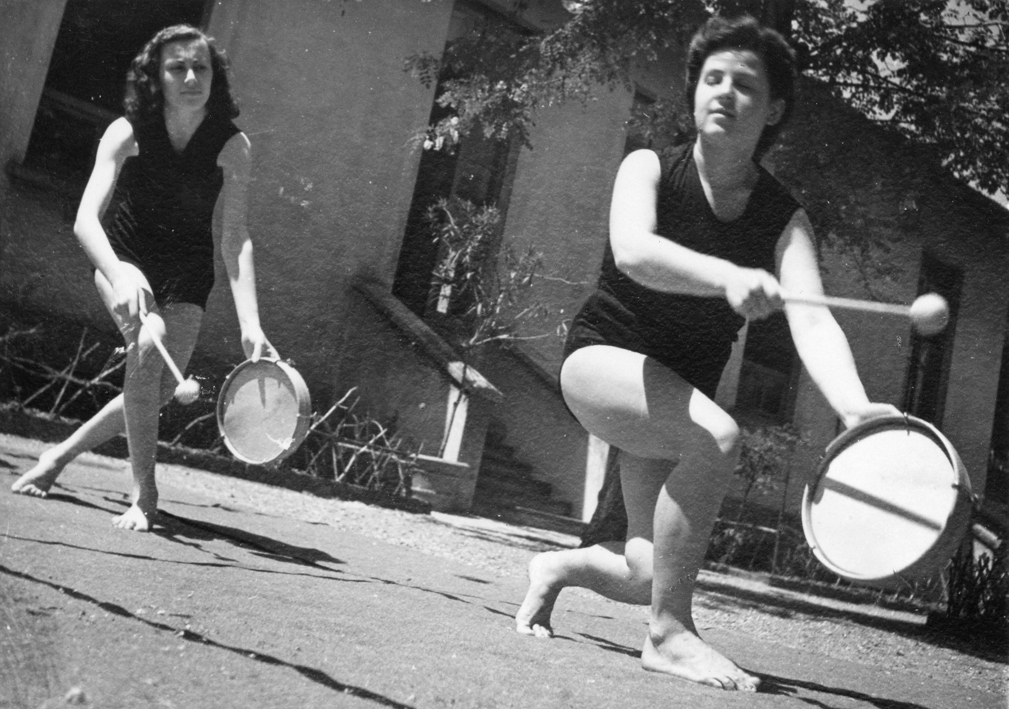 "Milano 1947. Asilo italo-svizzero. Rhytmik-Kurs von Ada Franelli"