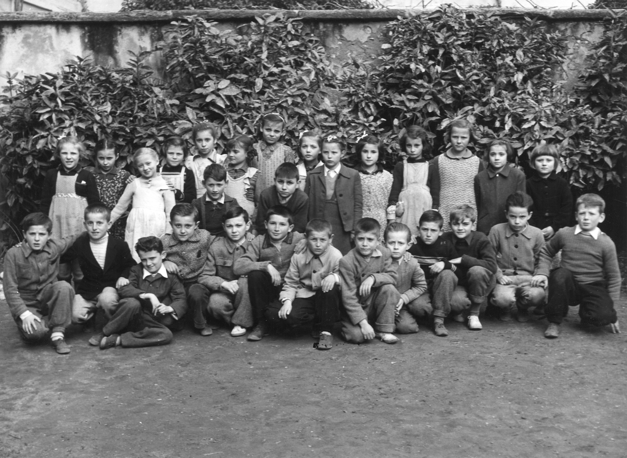 Gruppenbild der Kinder aus Jugoslawien