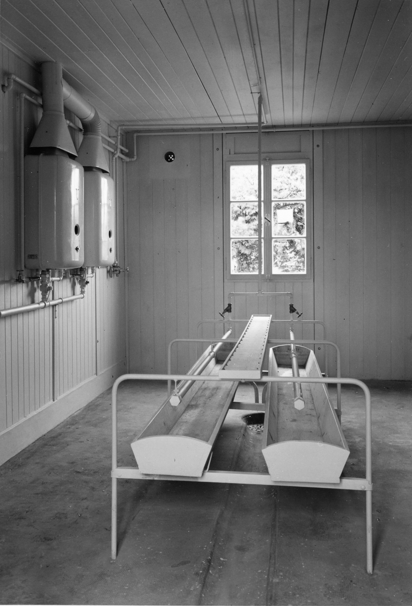 Sozialzentrum in Saint-Lô; Gruppen- Waschlavabos für Kleinkinder