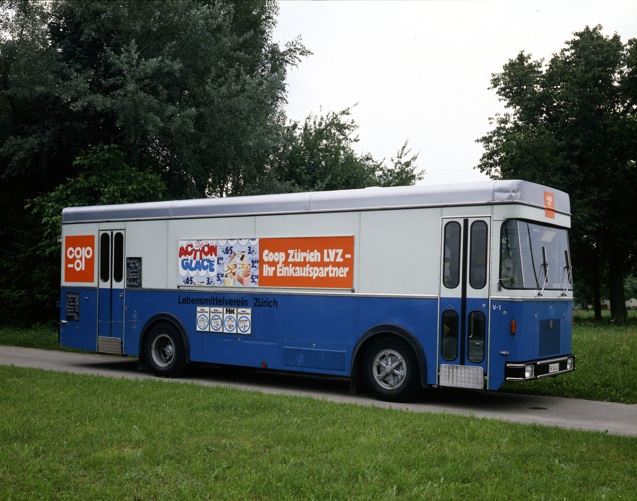 "Coop LVZ - Ihr Einkaufspartner" Selbstbedienungswagen, ca. 1970