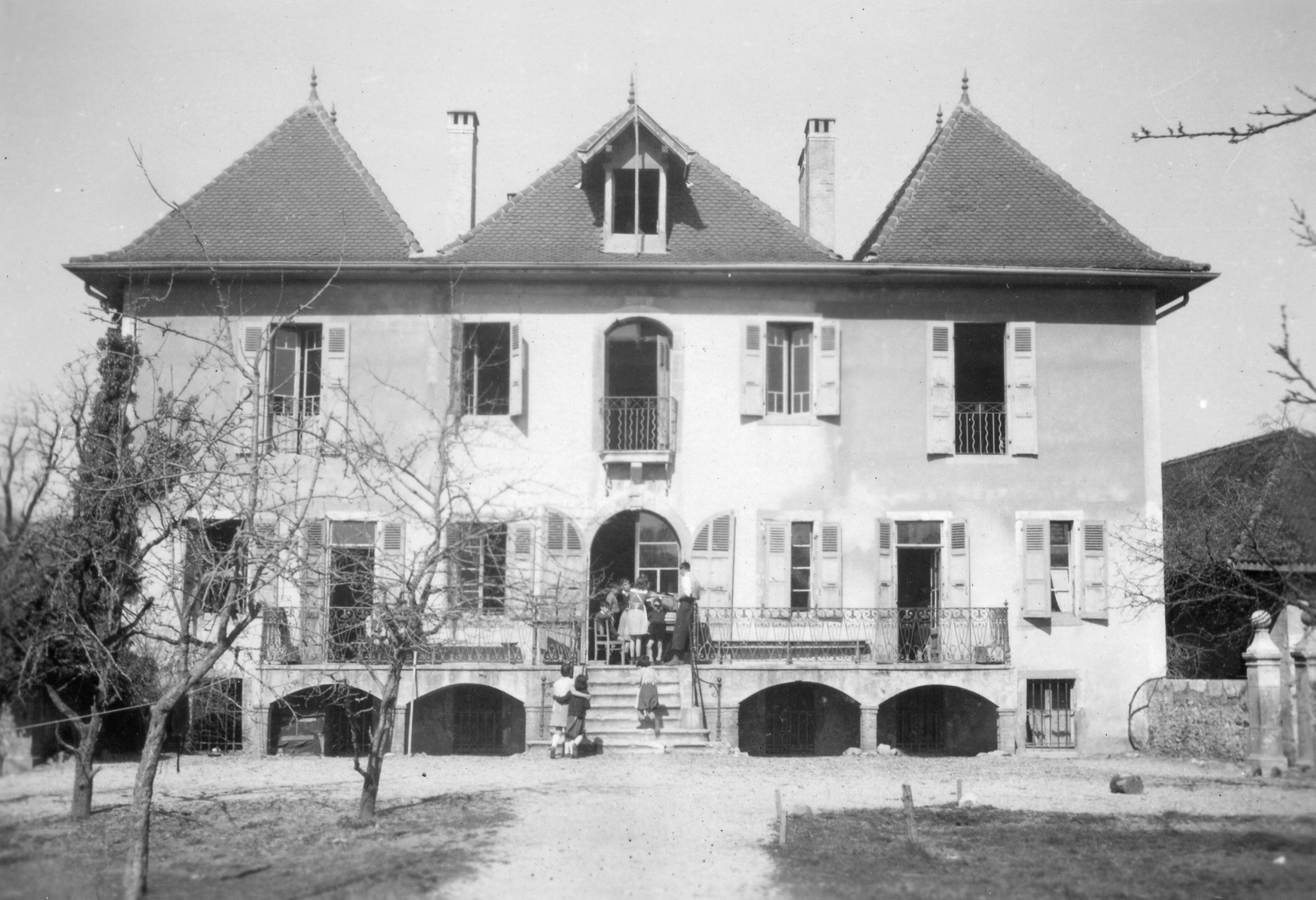 Frontansicht des Kinderheims in Pringy