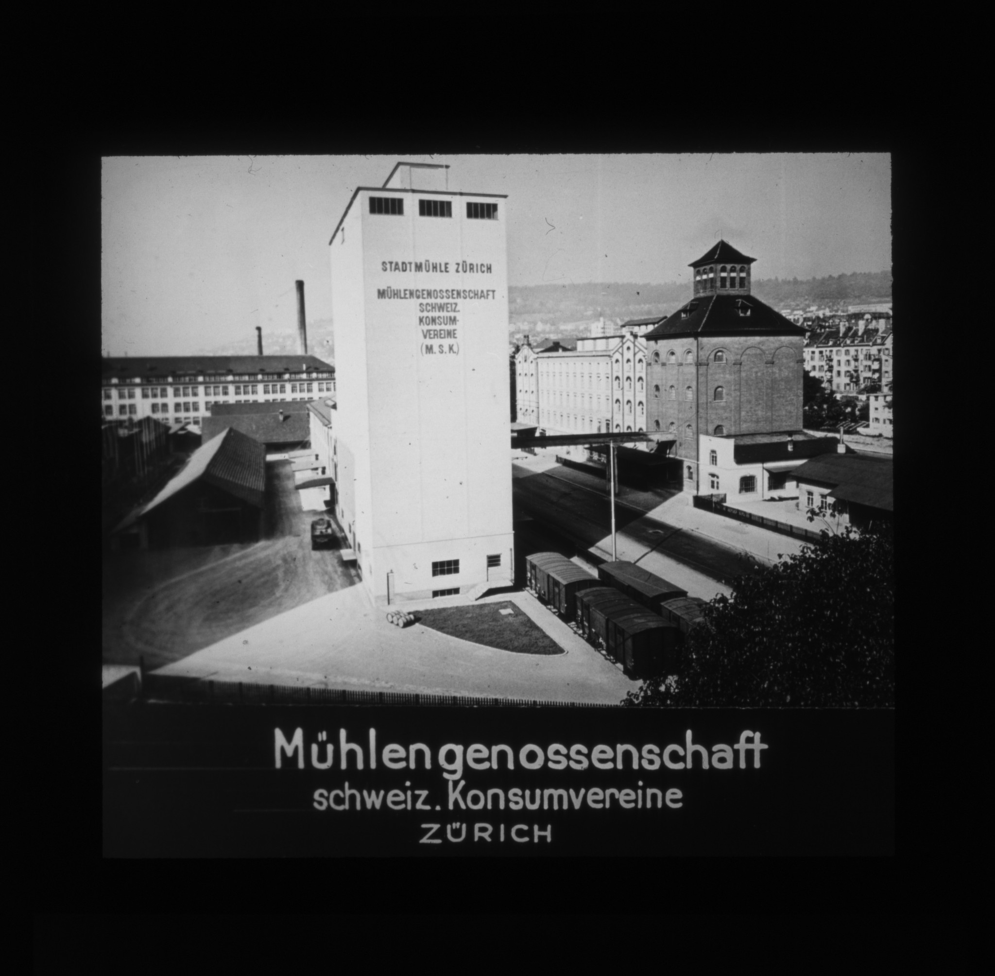 Dia: Stadtmühle Zürich der Mühlengenossenschaft schweizerischer Konsumvereine Zürich.