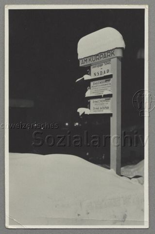 Hinweistafel vor dem Sitz der Landesgruppe Schweiz der NSDAP, Residenz des Landesgruppenleiter Wilhelm Gustloff, Davos, um 1935