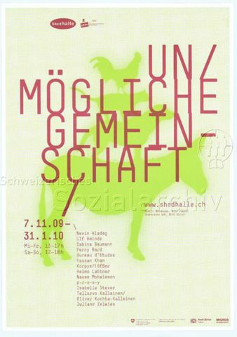 "Un/Mögliche Gemeinschaft/" - Figurenpyramide, vermutlich angelehnt an das Märchen "Die Bremer Stadtmusikanten" der Gebrüder Grimm