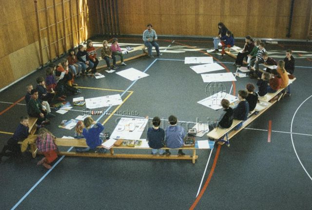 Kinderkonferenz Fegets - Kinder und gestaltete Poster; 2000