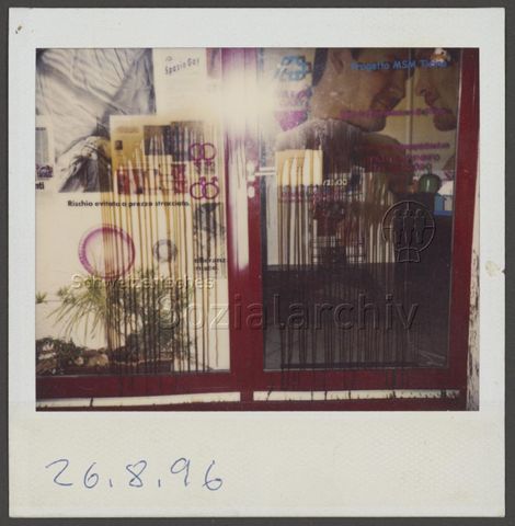 Eingang des Spazio Gay (26.08.1996, Massagno)<br>
