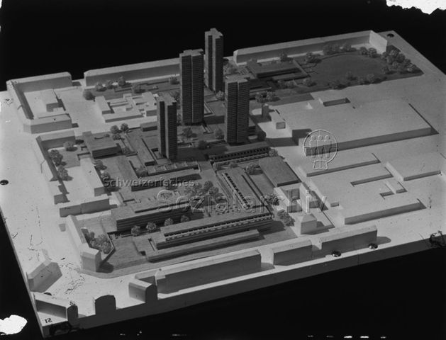 "Quartierplanung: Rahmenprojekt Hardau, Zürich" - Modell der Siedlung mit vier Hochhäusern; um 1970
