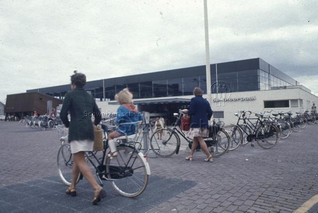 "De meerpaal, Dronten, Holland" - Ansicht der Anlage; um 1970