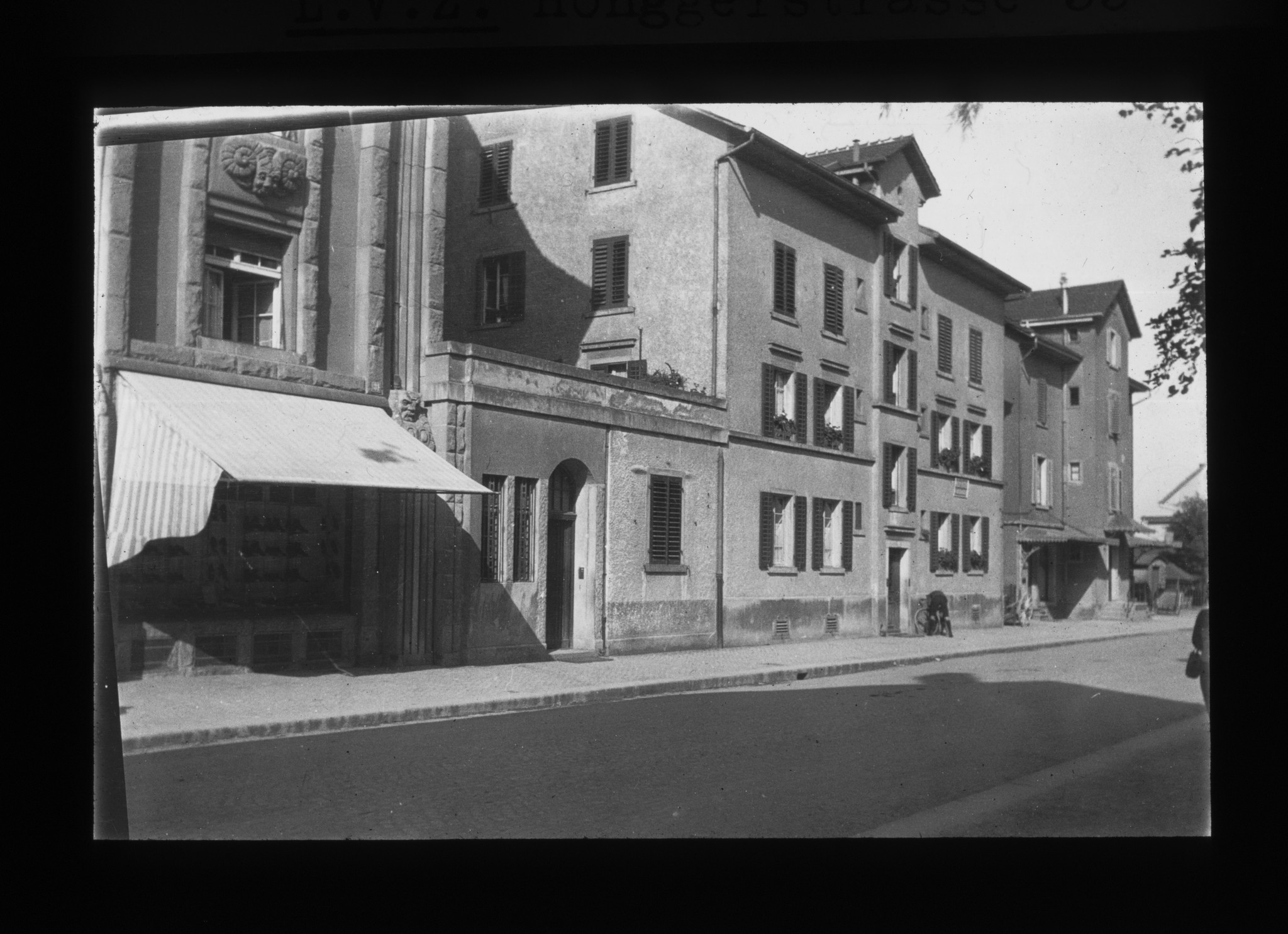 Dia: COOP/LVZ-Filiale: Hönggerstrasse 35, Zürich; Aussenansicht.