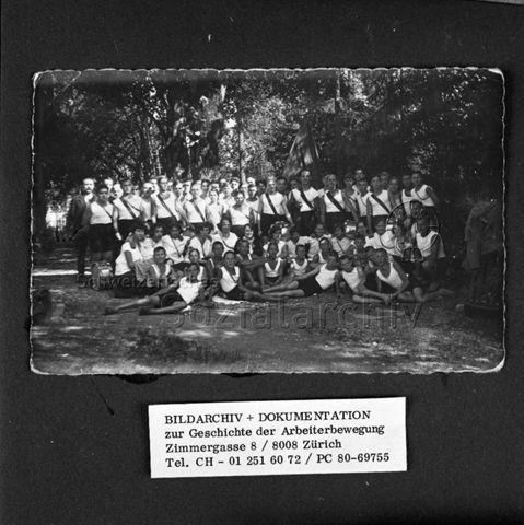 Junge Sportlerinnen und Sportler, vermutlich des SATUS, um 1935