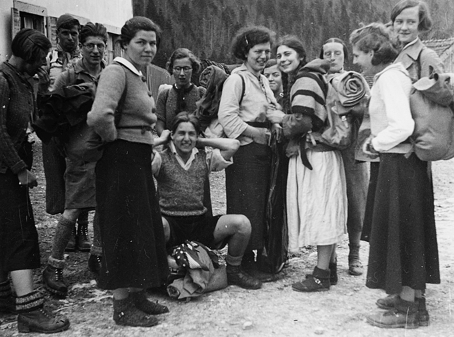 Gruppenporträt der Basler Wandervögel während einer Jurafahrt (1936)