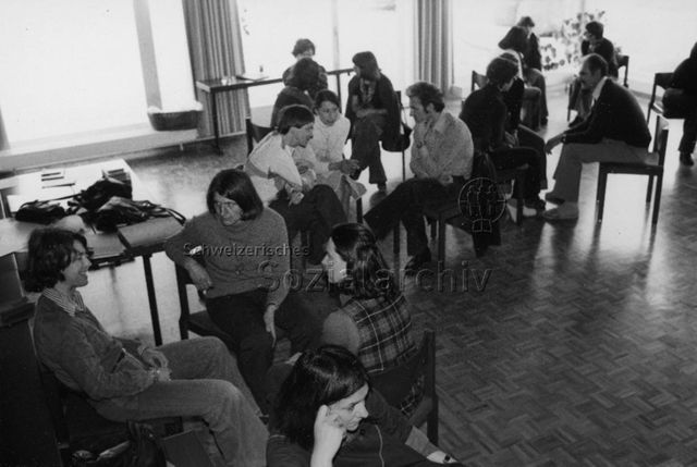 Elternbildung - Besprechung in Dreiergruppen; um 1980