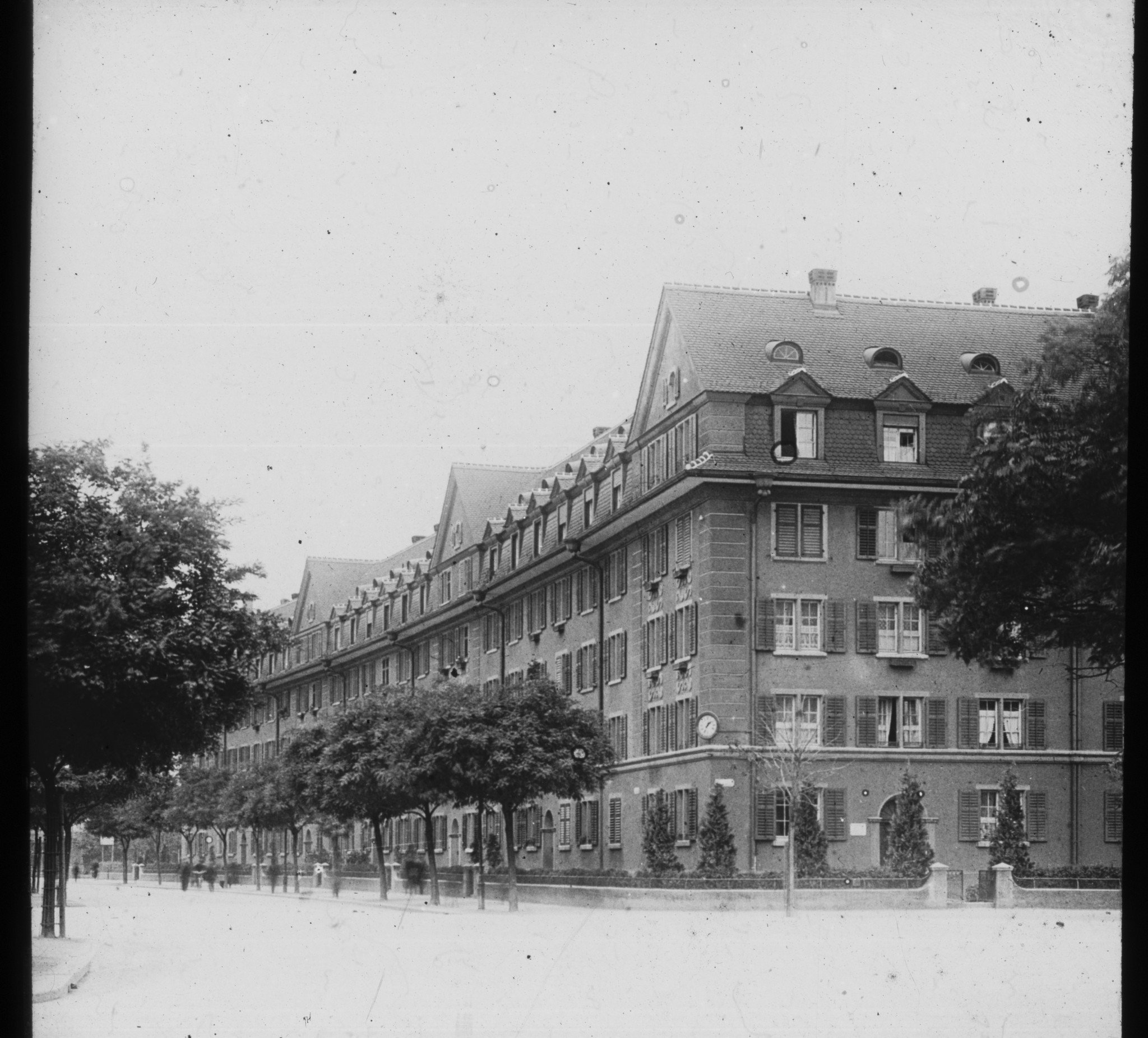 Siedlung der Baugenossenschaft des eidgenössischen Personals BEP: Kolonie Industrie 1, Zürich