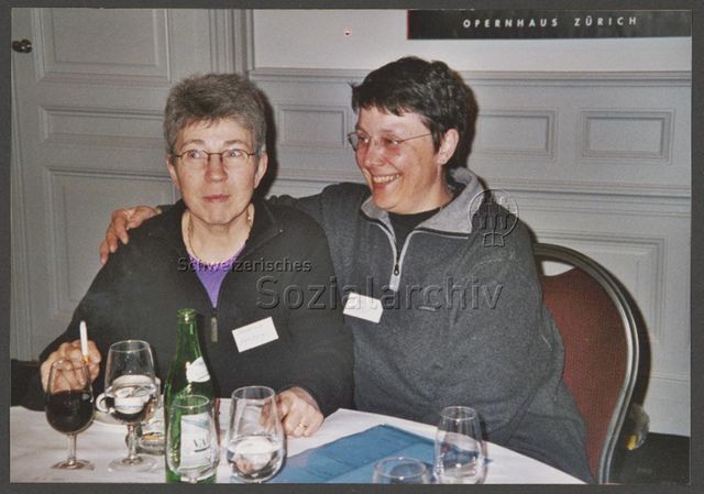 HAZ: Andersheim (um Februar 2002, Zürich) – "Andersheim" (später "Gay and Grey") war ein von 2000 bis 2003 bestehender Verein zur Schaffung lesbisch-schwuler Wohnformen im Alter