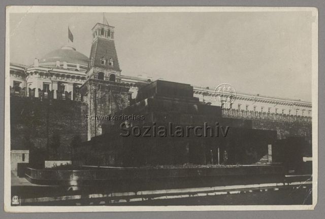 Lenin-Mausoleum vor Mauer und Senatspalast, Moskau, 1932, Poststempel: 02.07.1932