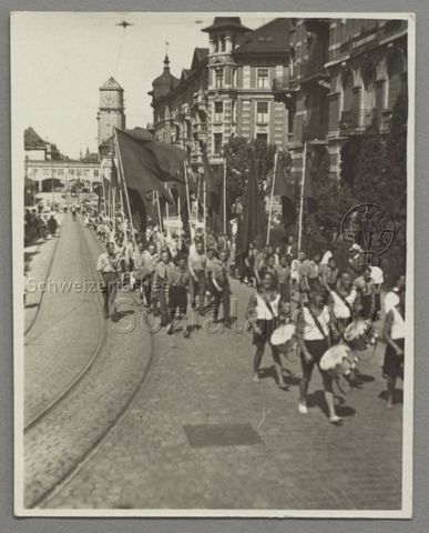 Sozialistischer Jugendtag, Demonstrationszug, Trommler, Fahnen, St. Gallen, 1932