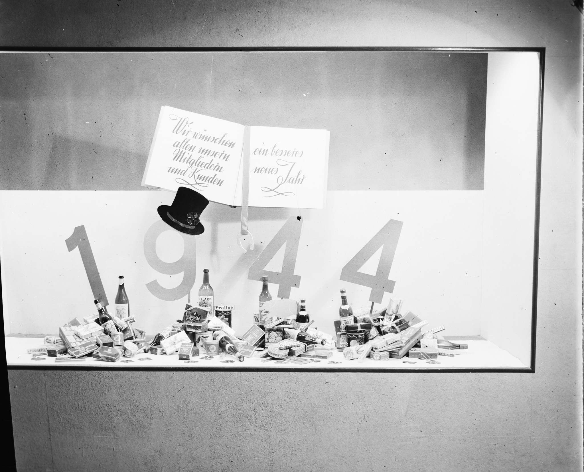Schaufenster Filiale LVZ: Neujahrsfenster 1944