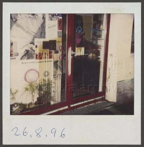 Eingang des Spazio Gay (26.08.1996, Massagno)<br>
