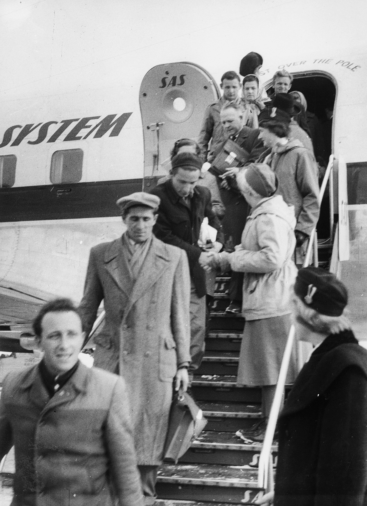 Norwegische Europahilfe: Die ersten ungarischen Flüchtlinge landen mit dem Flugzeug in Norwegen