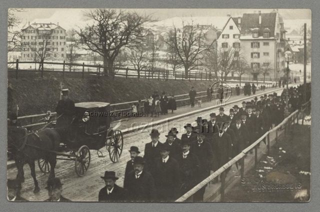 Trauerzug in der Kesselhaldenstrasse, St. Gallen, um 1920