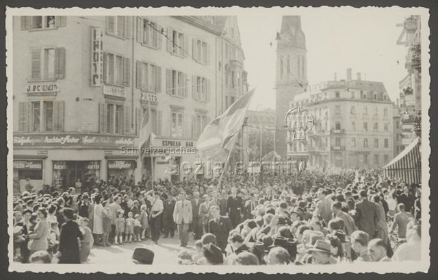 1. Mai, Umzug, Fahnenträger, Zürich 1946