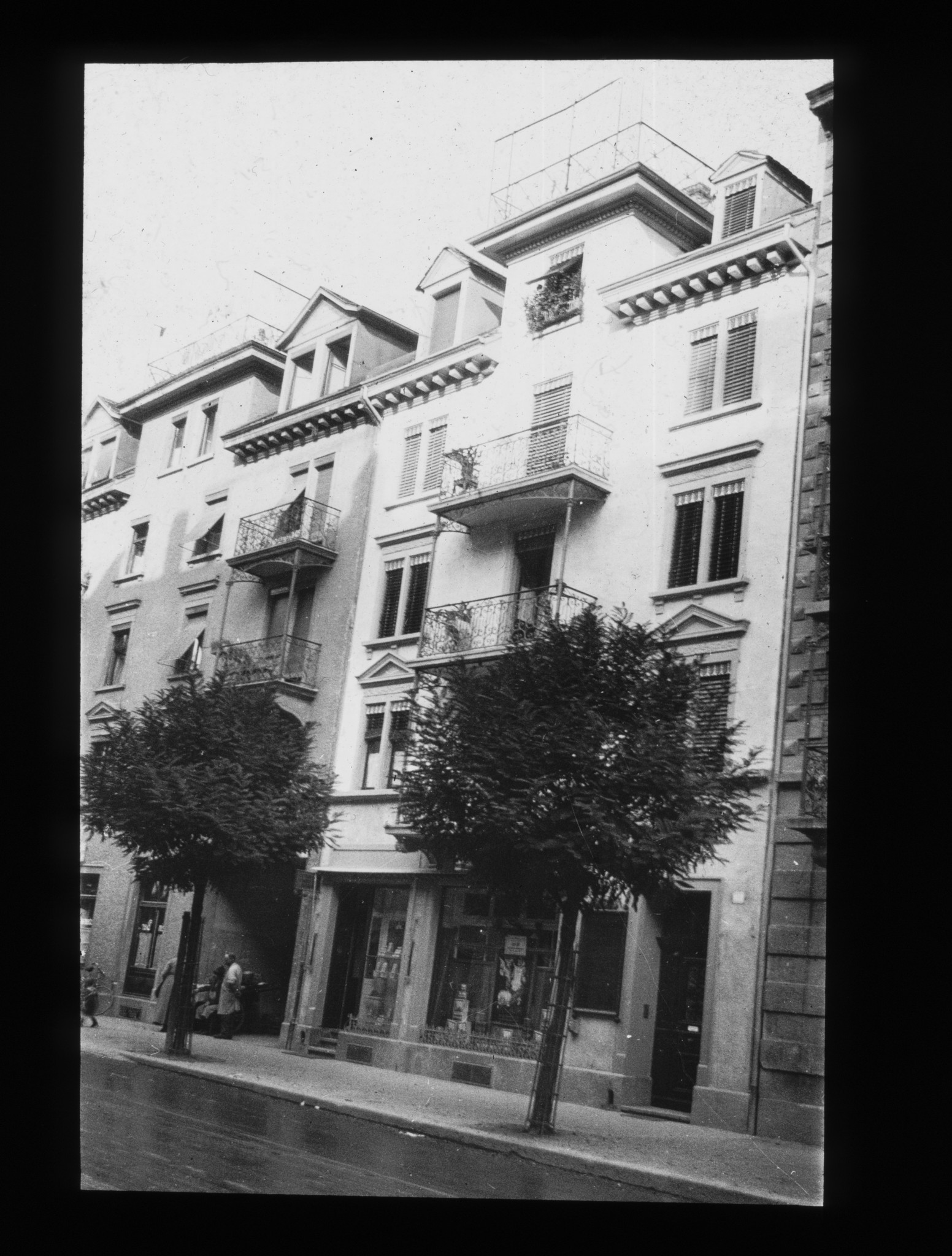 Dia: COOP/LVZ-Filiale: Josefstrasse 110, Zürich; Aussenansicht.