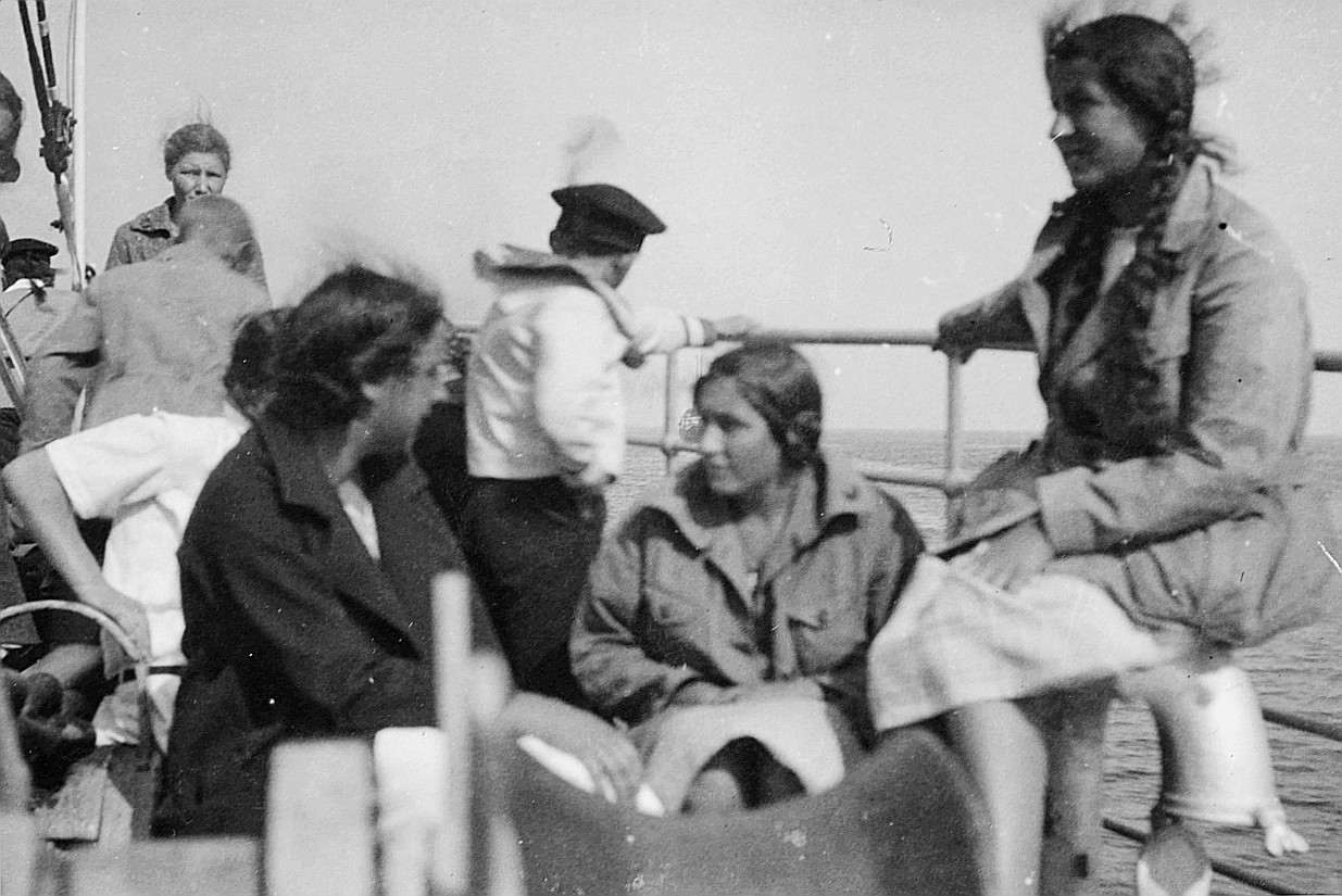 Wandervögel auf einem Schiffsausflug (1925)