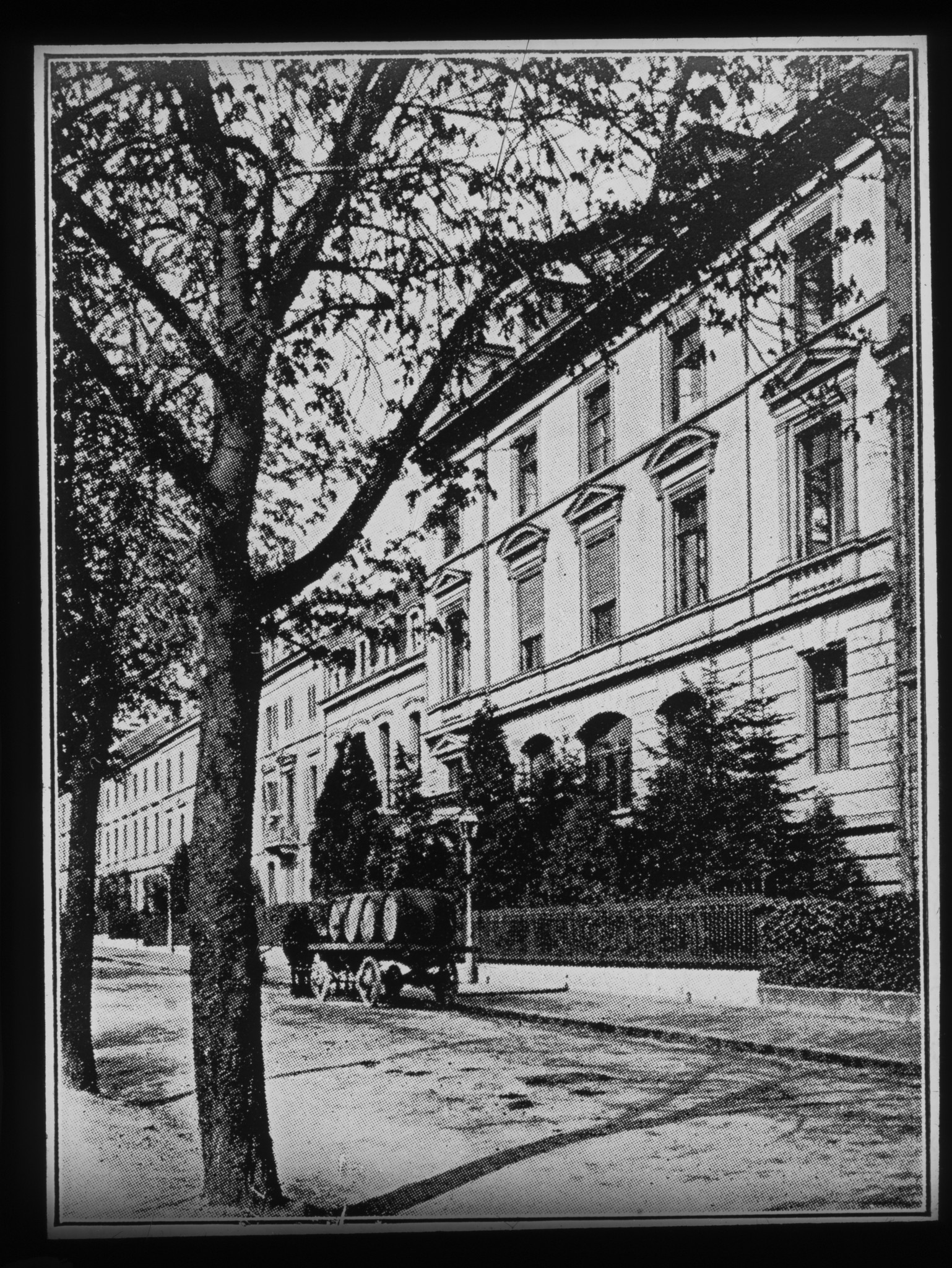 Dia: Verwaltungsgebäude des A.C.V. (Allgemeiner Consum-Verein) in Basel; Aussenansicht.