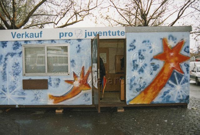 "DVK 96 'Lehrlinge malen Container an'" - Bemalter Container von vorne; 1996