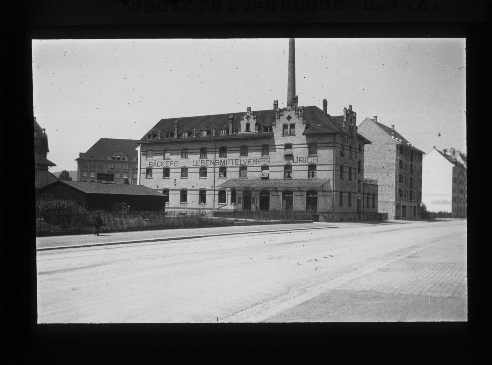 Dia: Bäckerei des LVZ an der Ernastrasse 22: Haus von aussen.