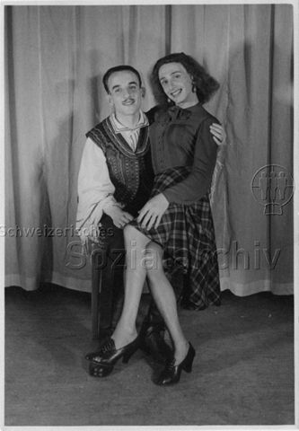 Foto aus Nachlass von Werner Dietrich - Maskenball im "Kreis" - "gewidmet meinem lieben Werner zur steten Erinnerung Fritz", "Maskenfest Zürich 26./27.2.1949", Feb. 1949