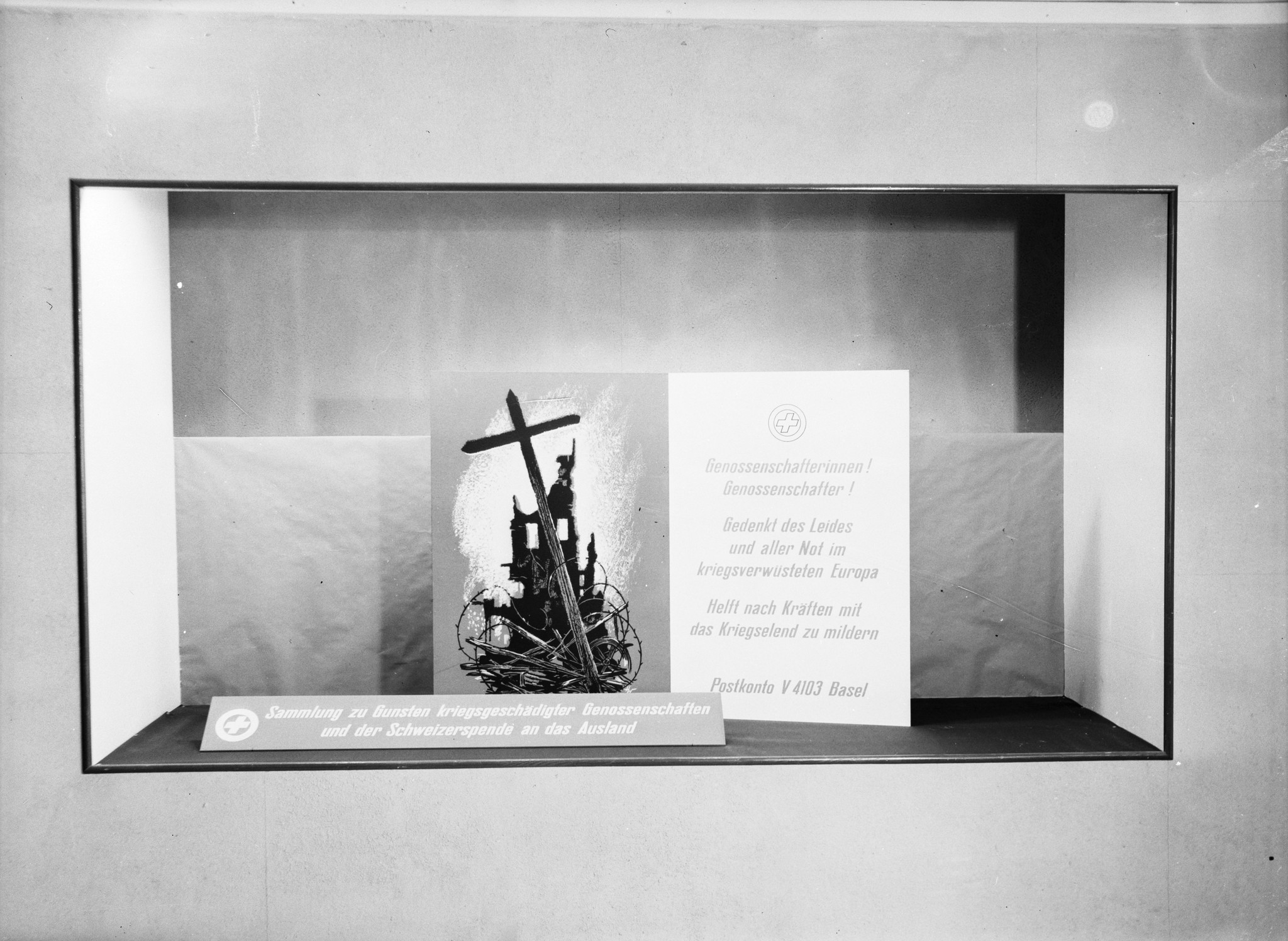 Schaufenster Filiale LVZ: "Sammlung zugunsten kriegsgeschädigter Genossenschaften und der Schweizerspende an das Ausland"