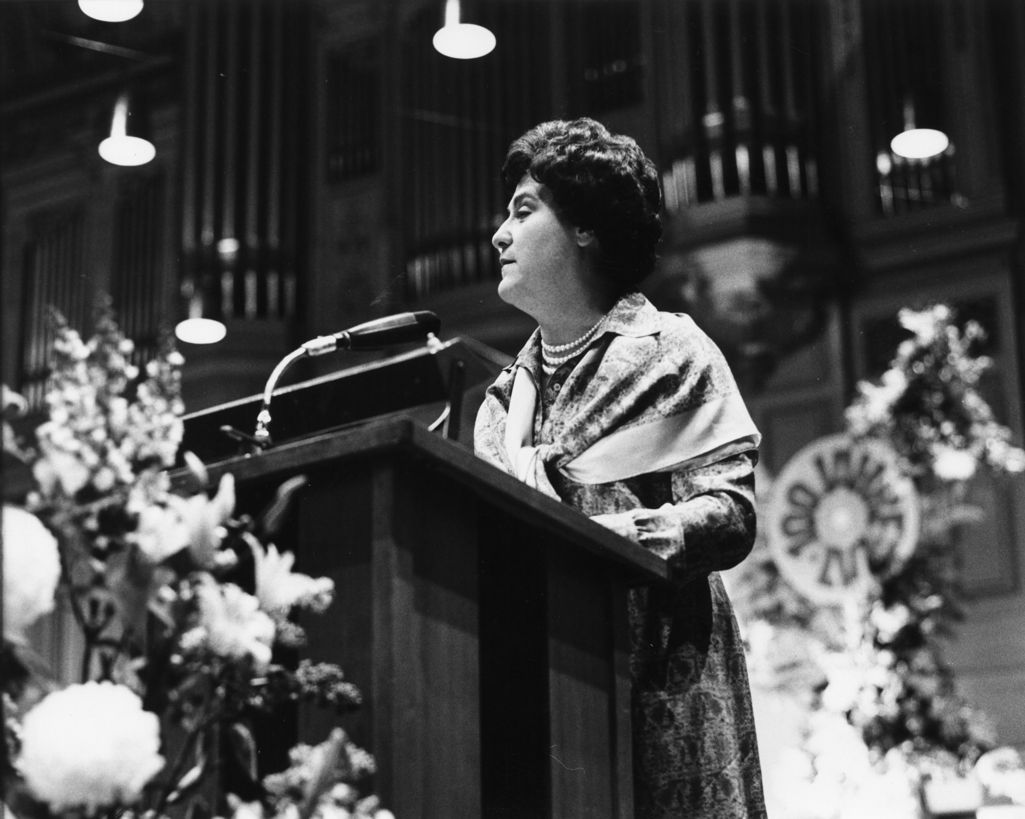 Jubiläum 100 Jahre Lebensmittelverein Zürich 1978: Emilie Lieberherr als Festrednerin