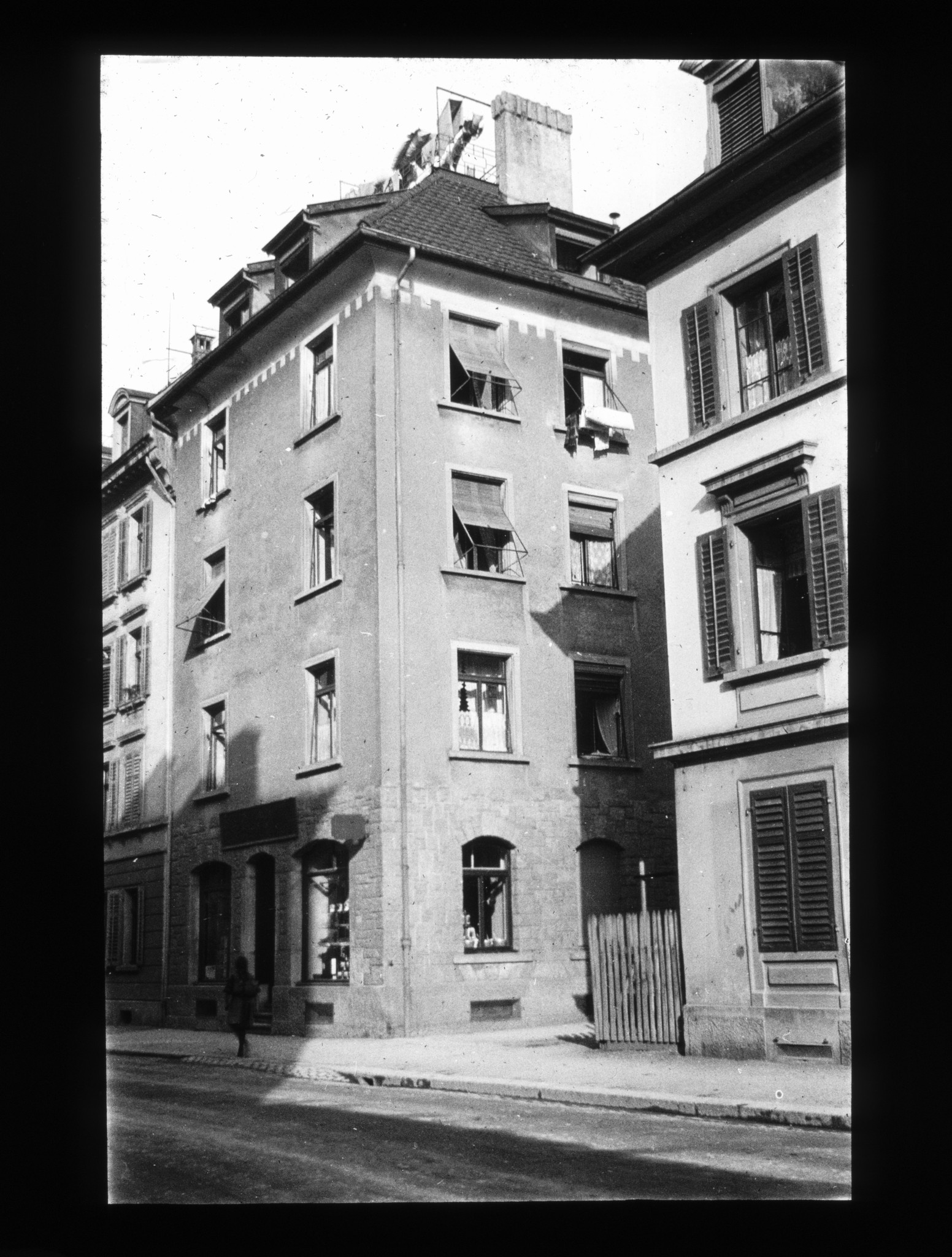 Dia: COOP/LVZ-Filiale Magnusstrasse 24, Zürich; Aussenansicht.