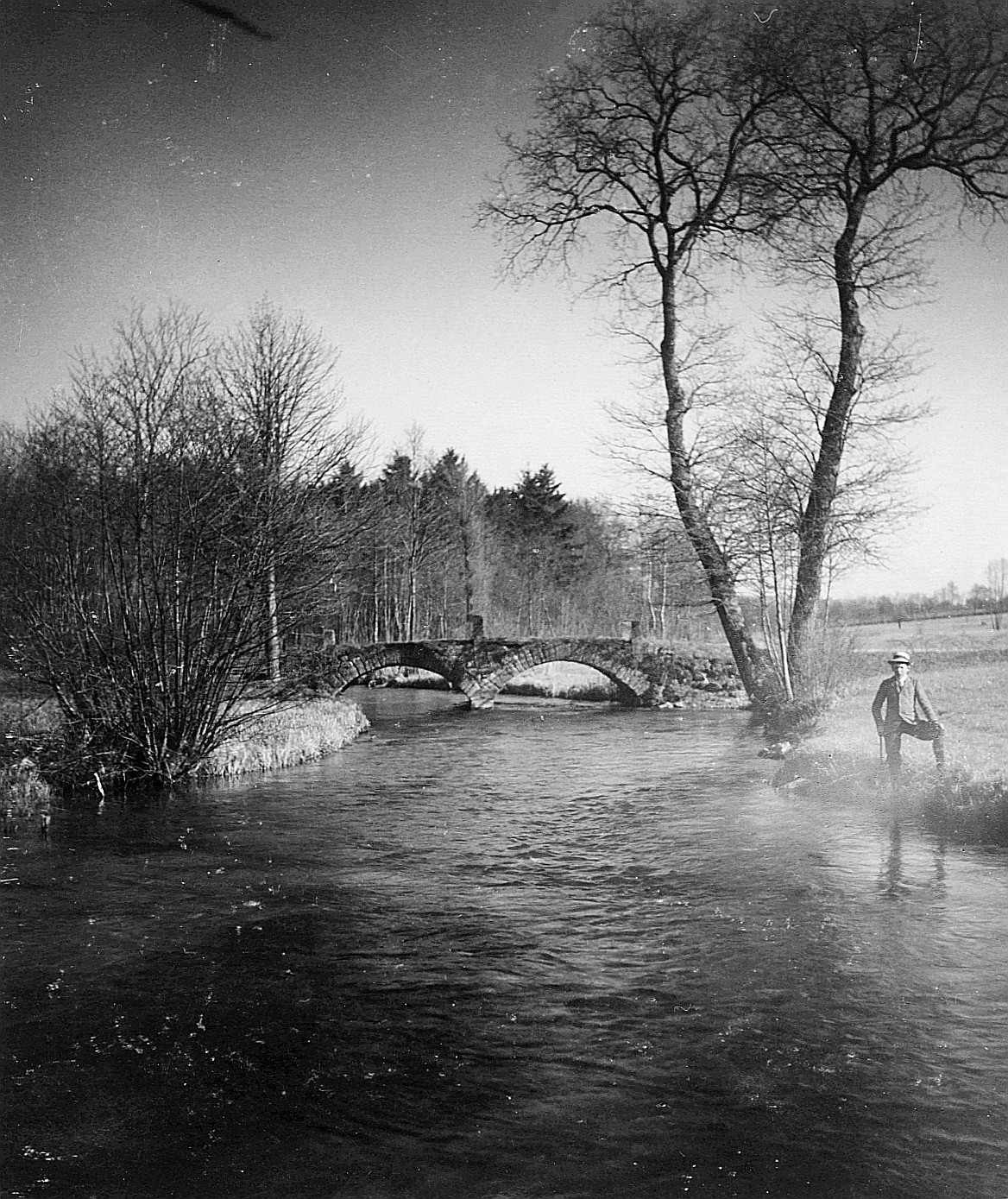 Ansicht vom Aabach und von der Brücke bei Hallwil, Aargau (1914)