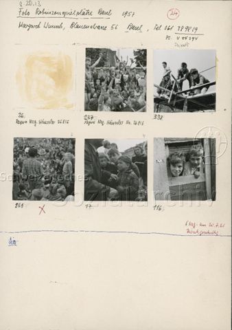 "Robinsonspielplätze Basel" - Kinder beim Spielen und Bauen; 1957
