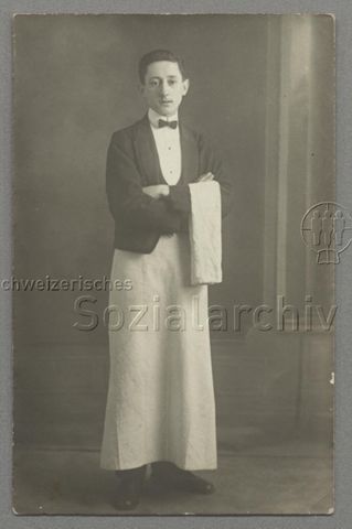 Kellner, um 1900