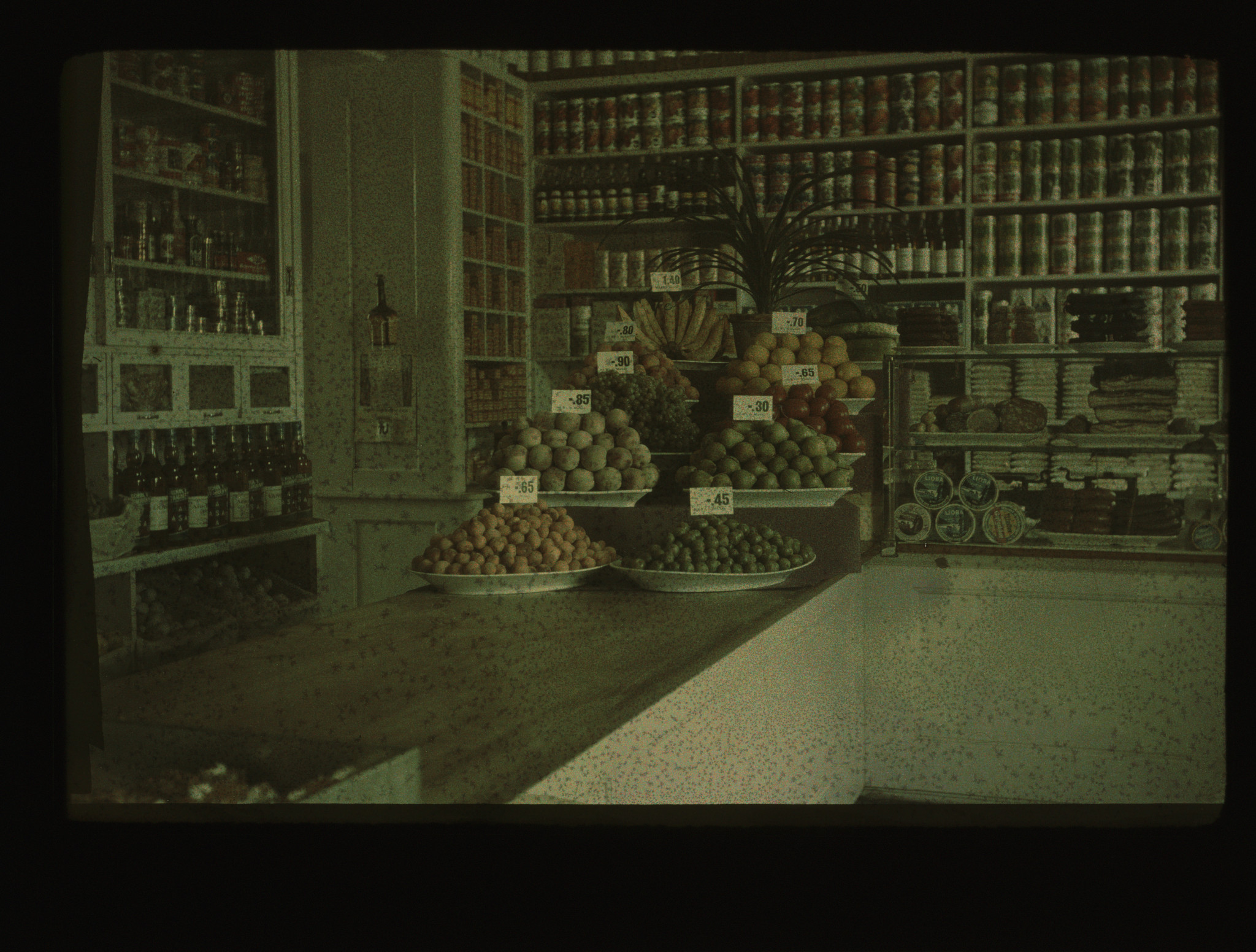 Dia: COOP/LVZ-Filiale: Theke und Auslage.
