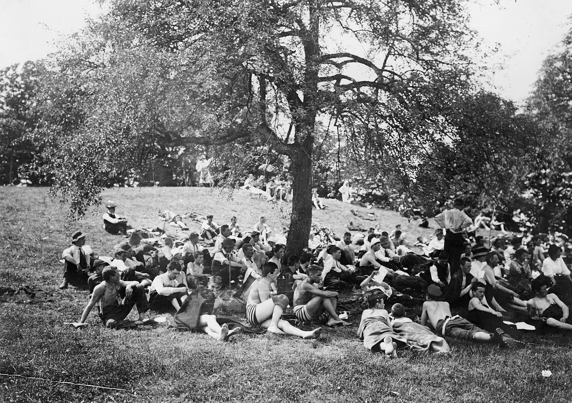 Versammelte Wandervögel an der Wandervogel-Landsgemeinde Kyburg (1910)