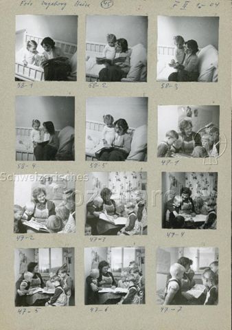 "Vorlesen und Erzählen" - Mütter lesen ihren Kindern Geschichten vor; um 1960