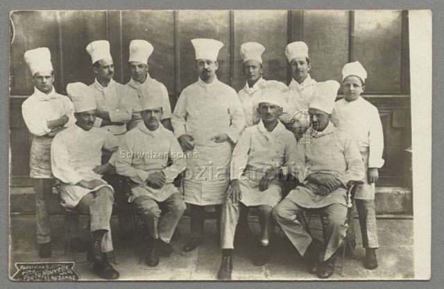 Gruppenbild Hotelköche in Lausanne, um 1930